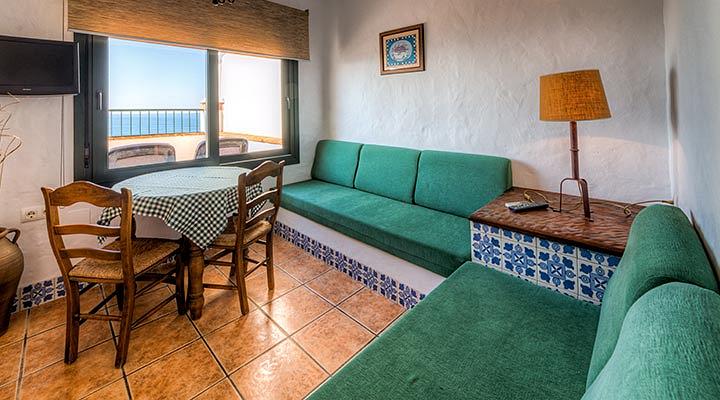 Apartamento con Terraza Privada - Apartamentos Los Cantiles